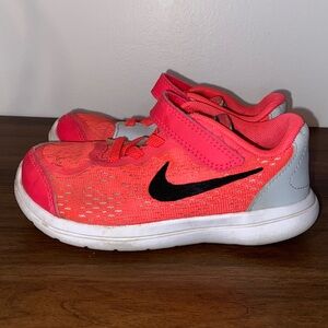 Nike pink/black shoes